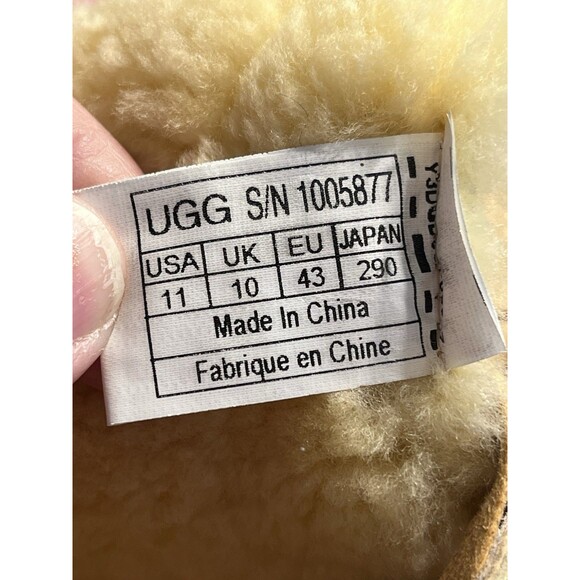 UGG Sheepskin Lined Chukka Style Vibram Boots Men’s Sz 11 main image 14